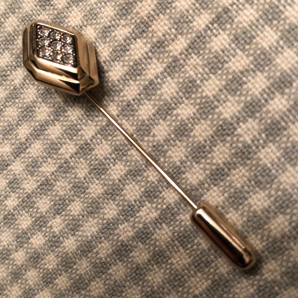 AVON VINTAGE STICK PIN LAPEL HAT SCARF TIE BLING GOLD TONE DIAMOND SHAPE - #426